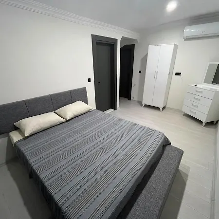 Yasmir 2 Villa